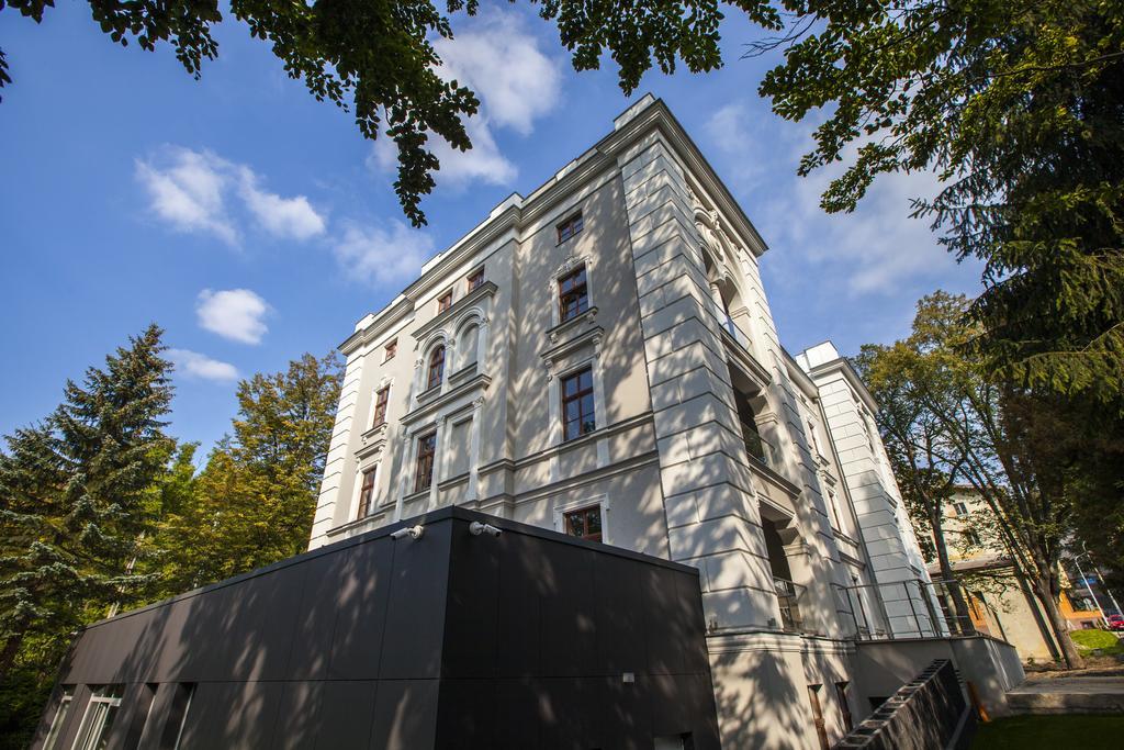 Hotel Alhambra Lądek-Zdrój Kültér fotó